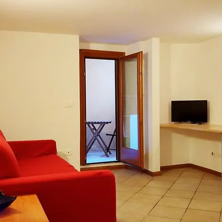 Via Della Cernaia * فلورنس
